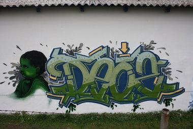 Graffiti Wall - Photo by geracity - deoz