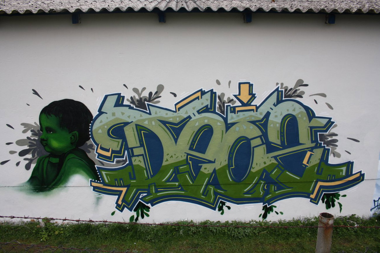 Graffiti Wall - Photo by geracity - deoz
