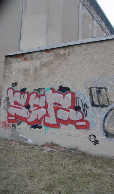 Graffiti Bombing - Photo by geracity - ser