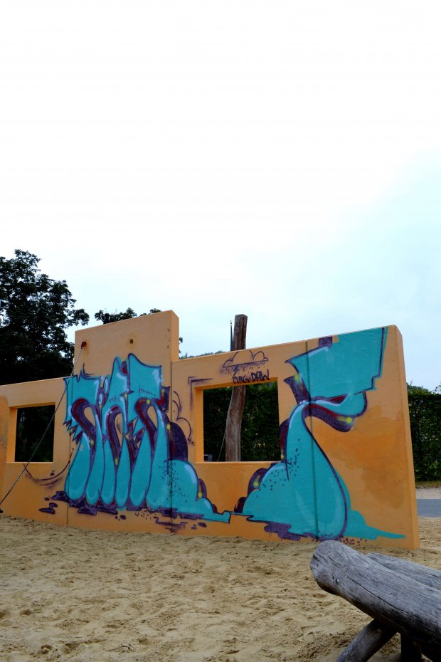 Graffiti Wall - Photo by geracity - käry, ., org