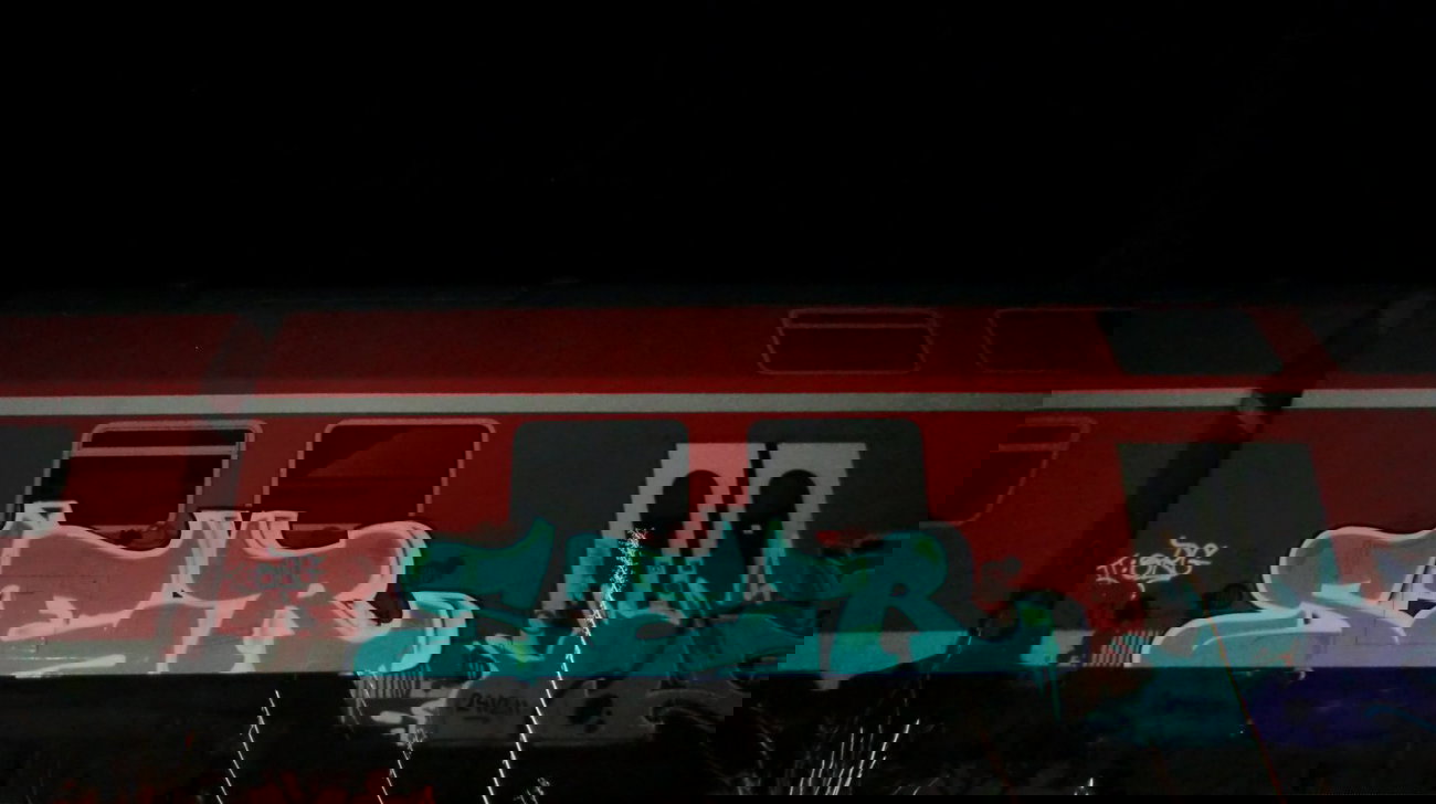 Graffiti Train - Photo by geracity - ser, sunds (2011)