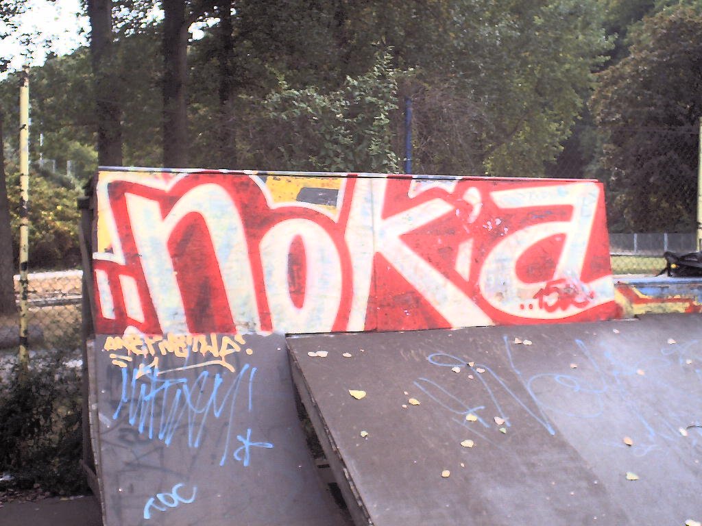 Graffiti Wall - Photo by geracity - nokia