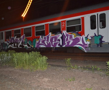 Graffiti Train - Photo by geracity - dark, zeus