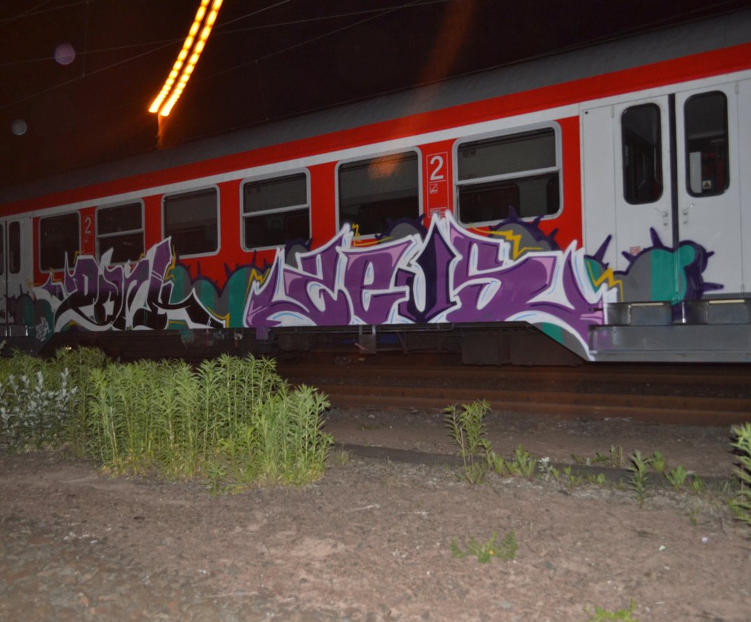 Graffiti Train - Photo by geracity - dark, zeus
