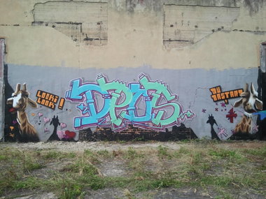 Graffiti Wall - Photo by geracity - deos, shu