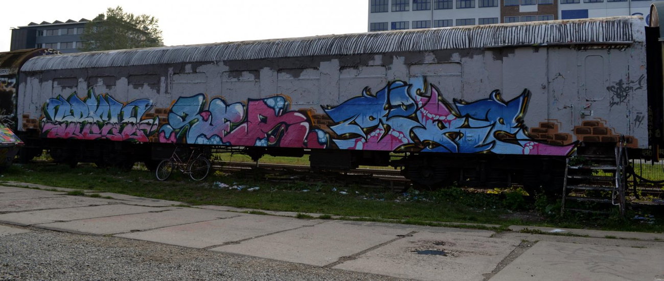 Graffiti Wall - Photo by geracity - Srek, Ser, Sore (2014)