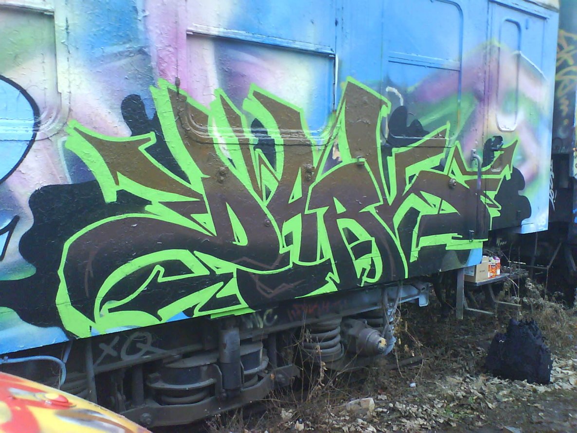 Graffiti Wall in Jena - Photo by geracity - dark