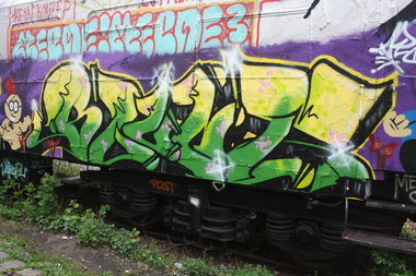 Graffiti Train - Photo by geracity - blunt