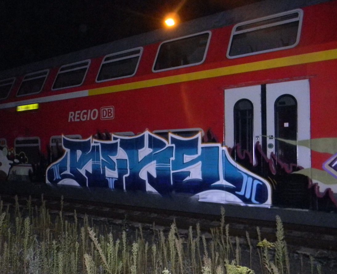Graffiti Train - Photo by geracity - reks