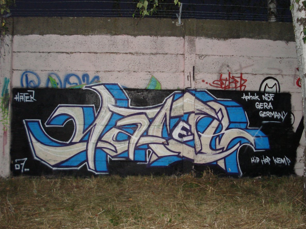 Graffiti Wall - Photo by geracity - hater (2007)