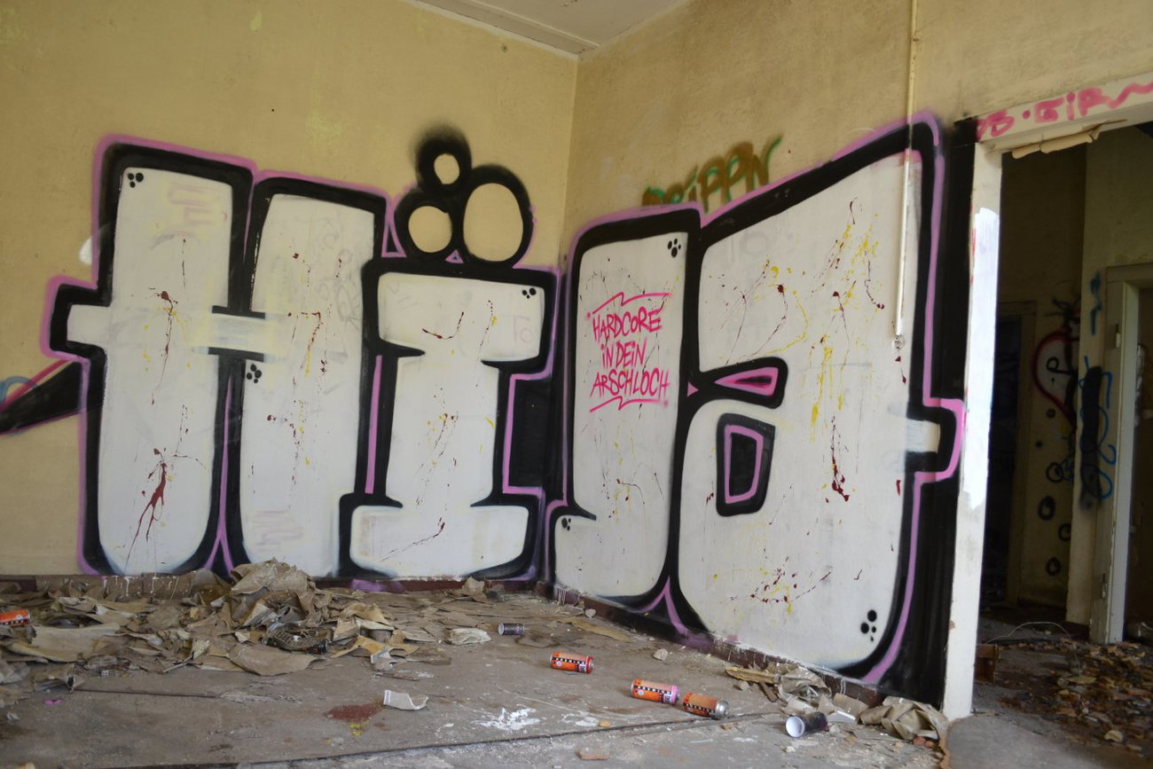 Graffiti Wall in Leipzig - Photo by geracity - Hardcore, in, dein (2014)