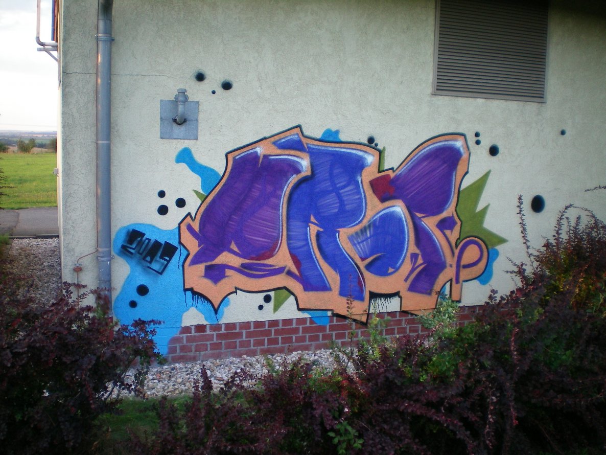 Graffiti Wall in Gera - Photo by geracity - drop (2009)