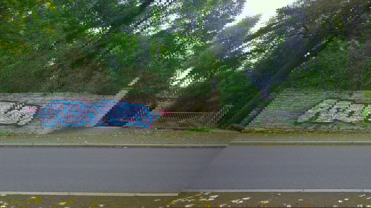 Graffiti Bombing in Weimar - Photo by geracity - Redröm, Rdm (2014)