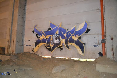 Graffiti Wall - Photo by geracity - Store, nsf (2014)
