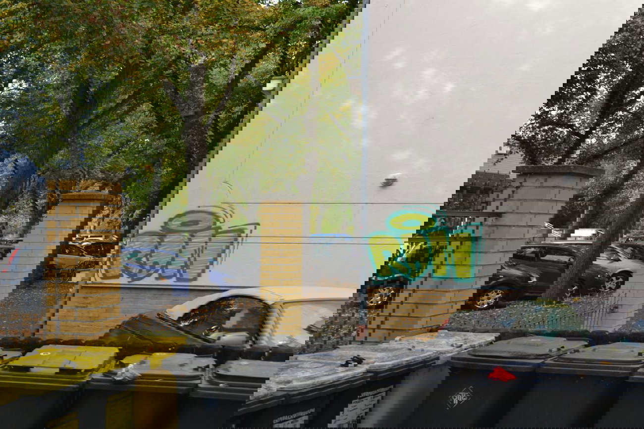 Graffiti Bombing in Leipzig - Photo by geracity - Rdm, Redröm (2014)