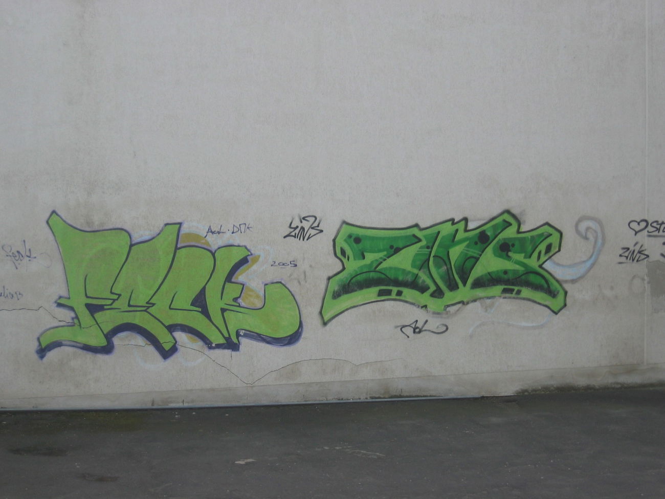 Graffiti Wall - Photo by geracity