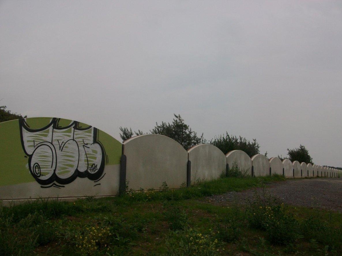 Graffiti Wall - Photo by geracity - ser