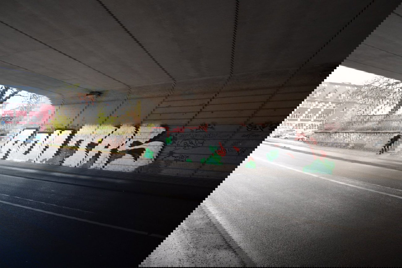 Graffiti Bombing - Photo by geracity - Rdm, Redröm, trs