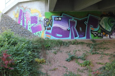 Graffiti Wall - Photo by geracity - drop