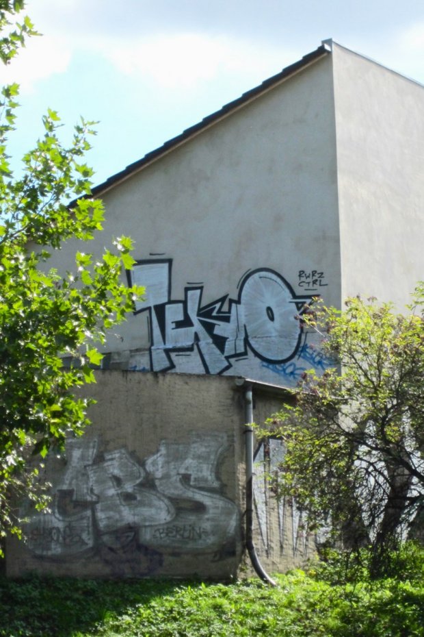 Graffiti Bombing - Photo by geracity - tekno