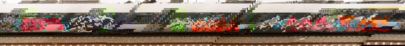 Graffiti Train in Ebor - Photo by geracity