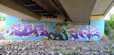 Graffiti Wall - Photo by geracity - ser, dark
