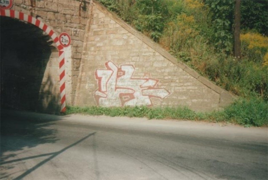 Graffiti Bombing - Photo by geracity - 123