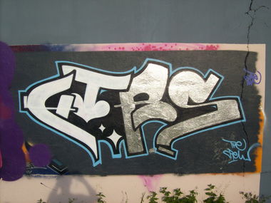 Graffiti Bombing - Photo by geracity