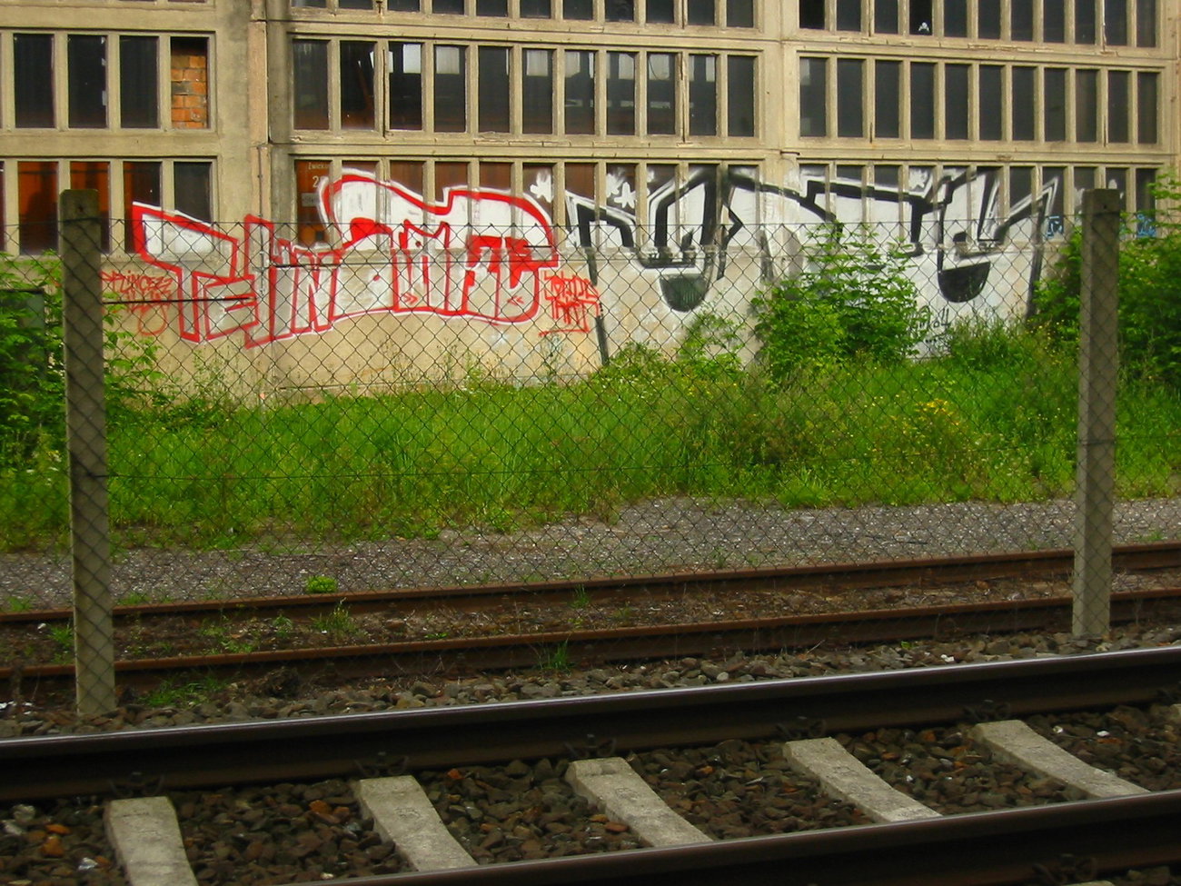 Graffiti Wall - Photo by geracity