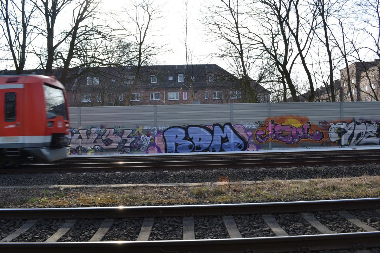 Graffiti Wall in hamburg - Photo by geracity - rdm, redröm (2015)