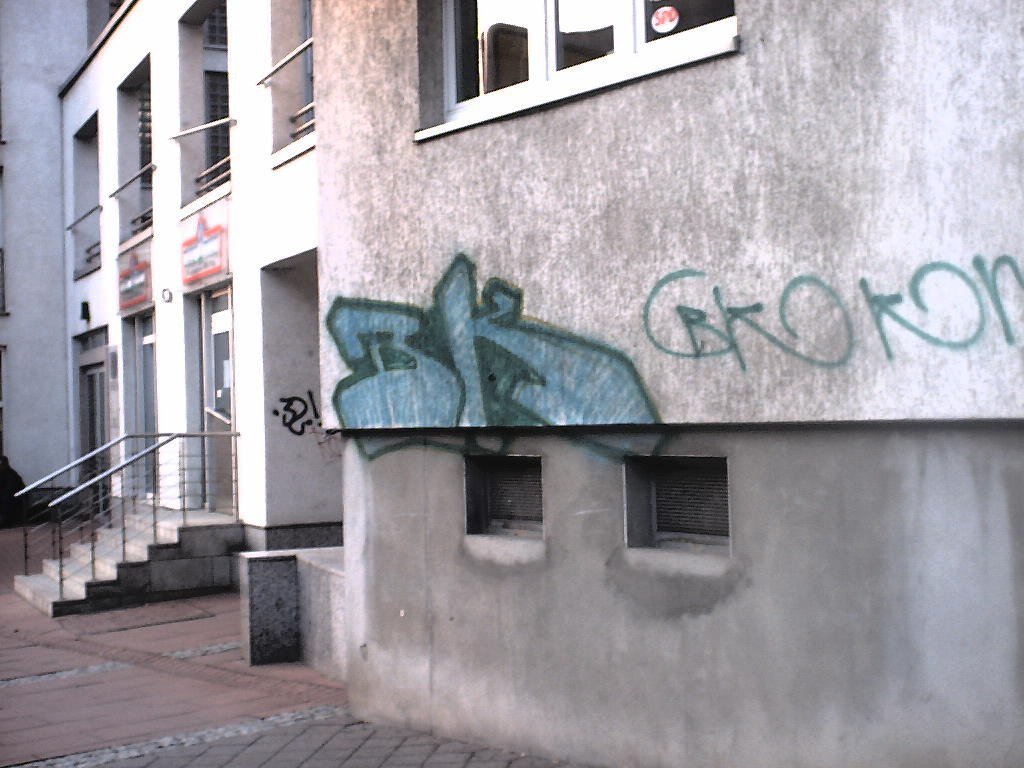 Graffiti Bombing - Photo by geracity - bk