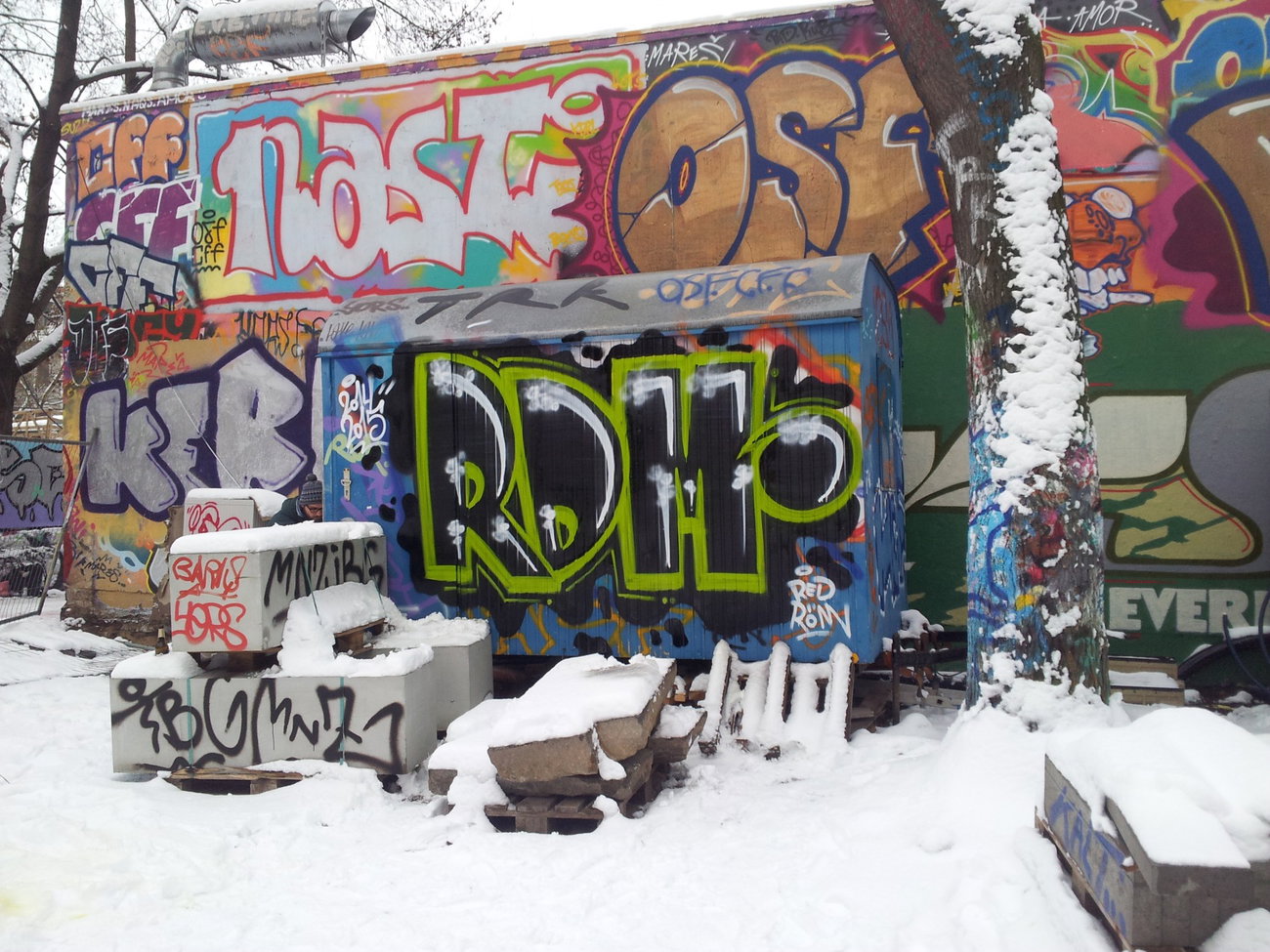 Graffiti Wall in Dresten - Photo by geracity - rdm, redröm