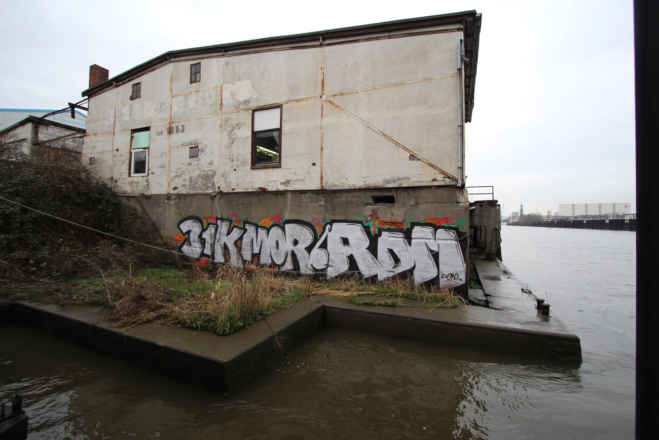 Graffiti Wall in Hamburg - Photo by geracity - 31k, mor, rdm