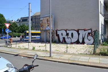 Graffiti Wall in Leipzig - Photo by geracity - rdm, redröm