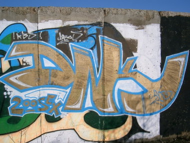 Graffiti Wall - Photo by geracity - dnk