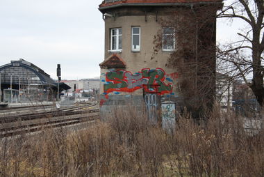 Graffiti Wall - Photo by geracity - ser, sunds