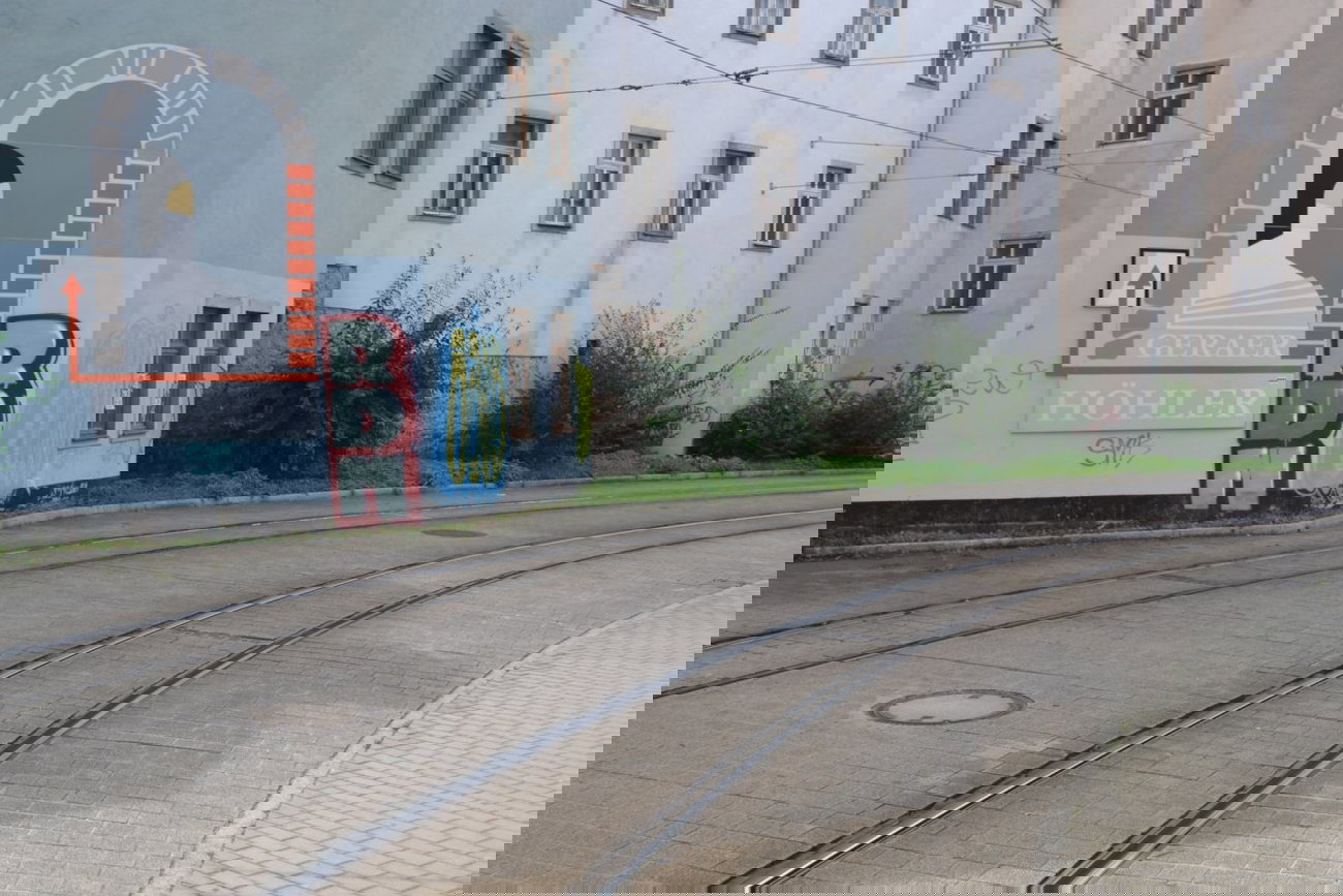 Graffiti Bombing - Photo by geracity - rdm, redröm