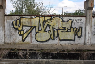 Graffiti Wall - Photo by geracity
