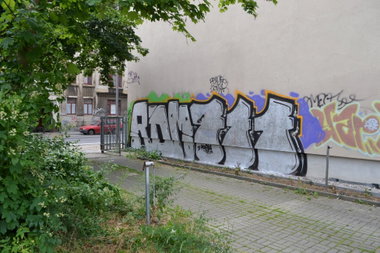 Graffiti Wall in Leipzig - Photo by geracity - rdm, 911, redröm