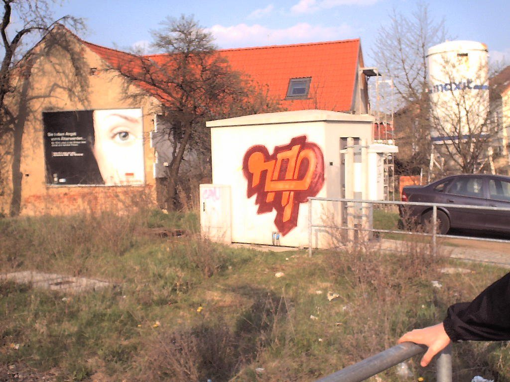 Graffiti Bombing - Photo by geracity - rap