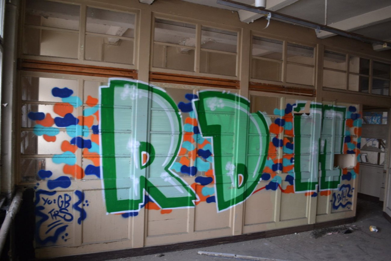 Graffiti Wall in Leipzig - Photo by geracity - rdm, redröm (2014)