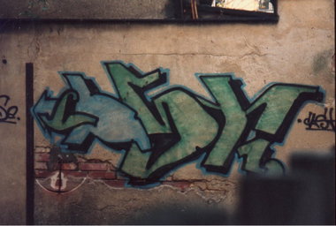 Graffiti Wall - Photo by geracity