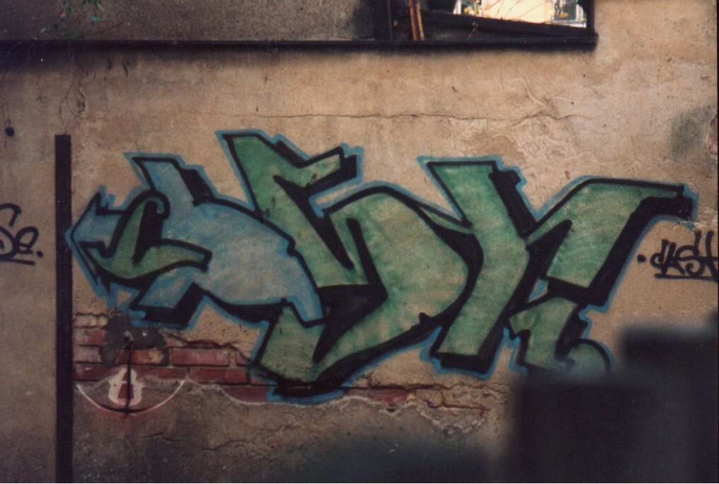 Graffiti Wall - Photo by geracity