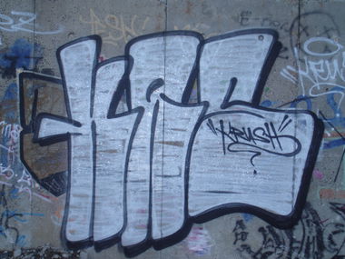 Graffiti Bombing - Photo by geracity