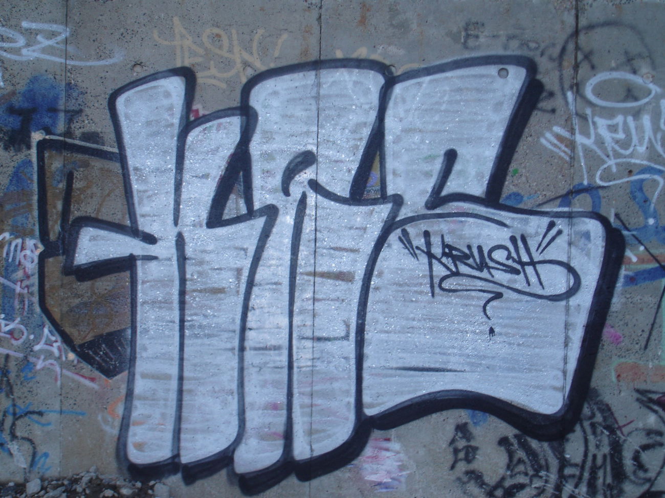 Graffiti Bombing - Photo by geracity