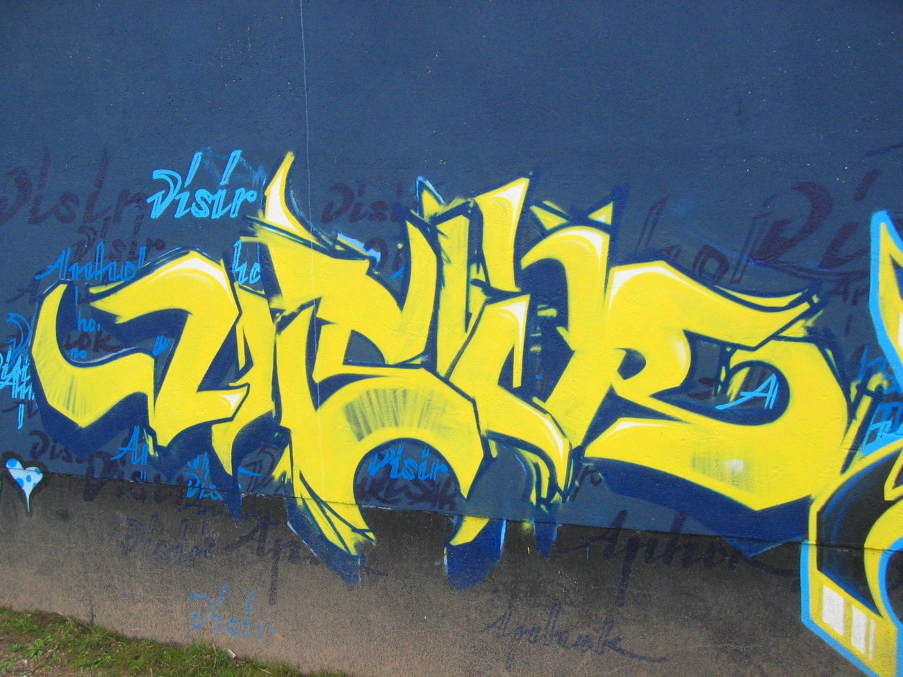 Graffiti Wall - Photo by geracity - visir