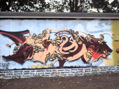 Graffiti Wall - Photo by geracity