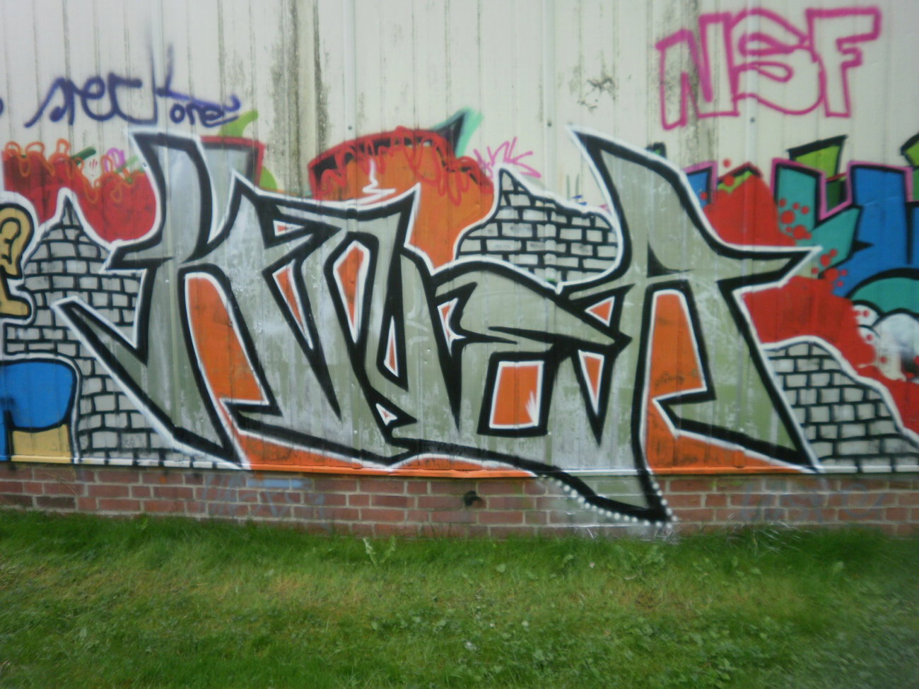 Graffiti Wall - Photo by geracity