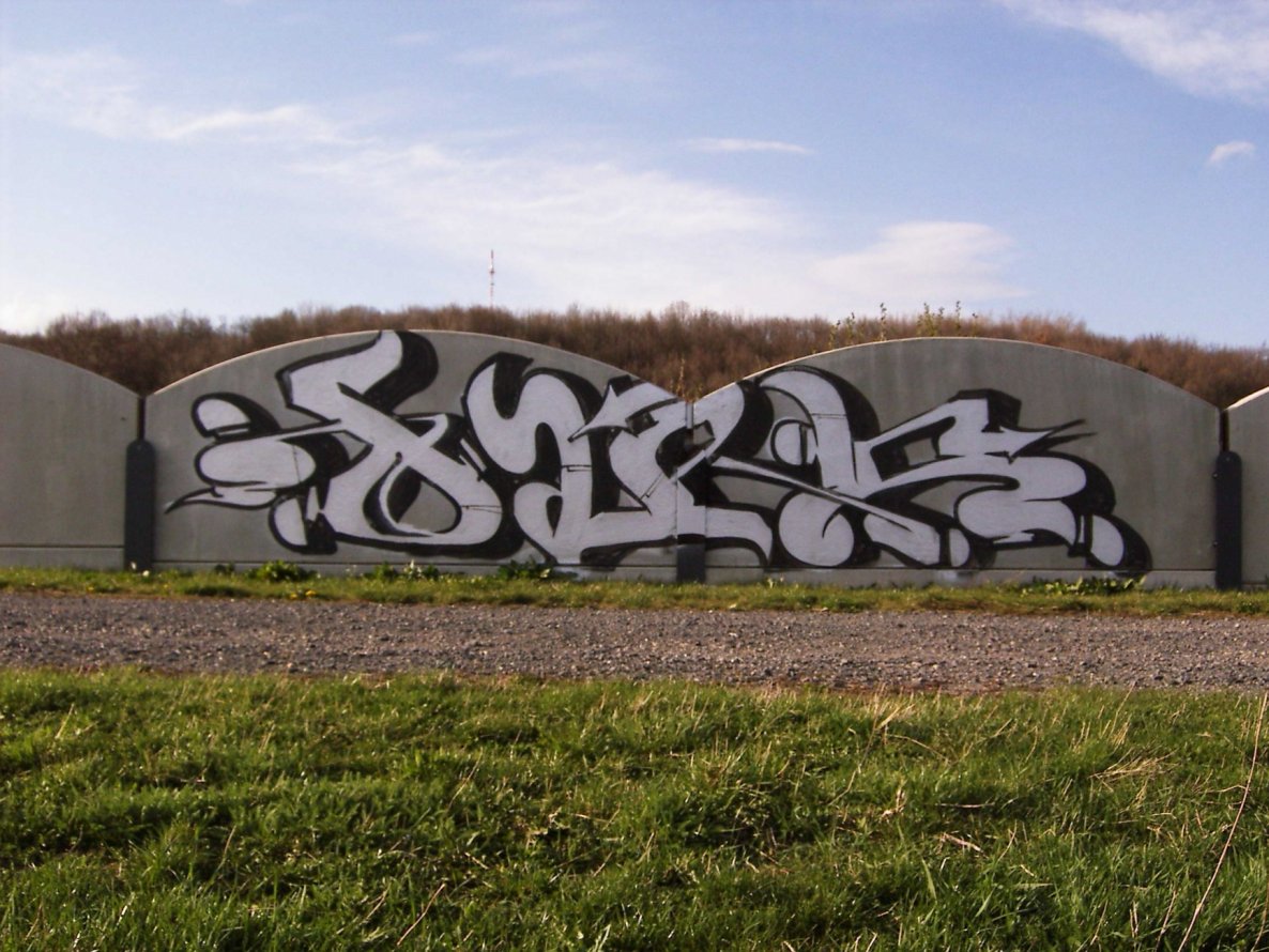 Graffiti Wall in gera - Photo by geracity - dark