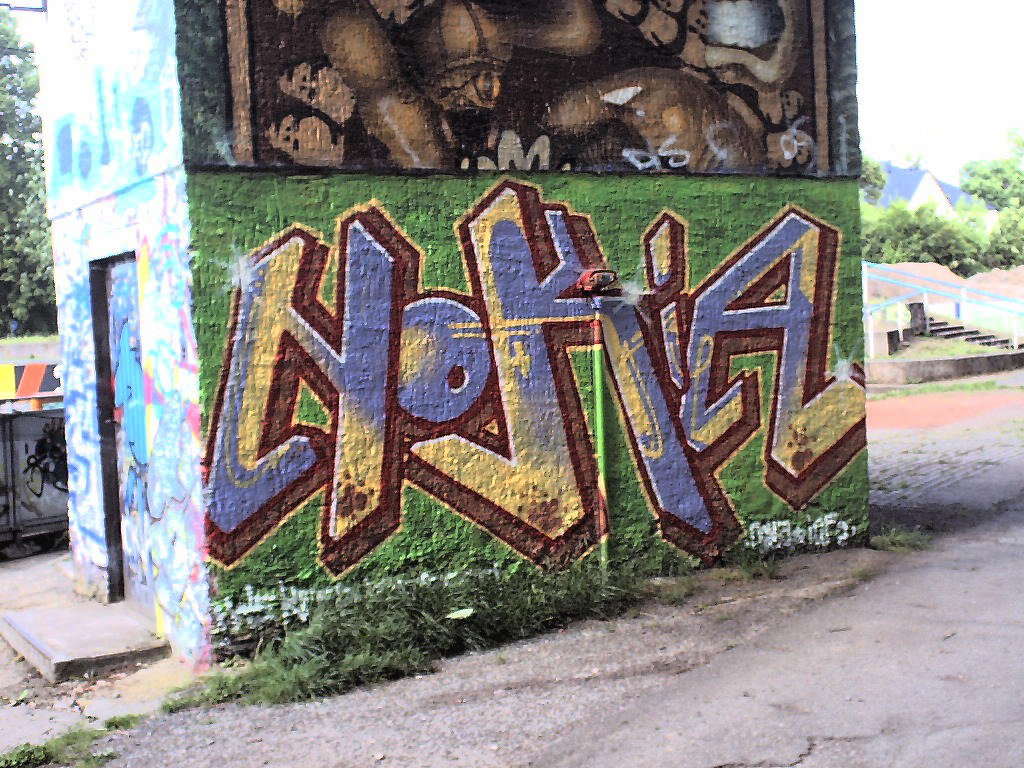 Graffiti Wall - Photo by geracity - nokia